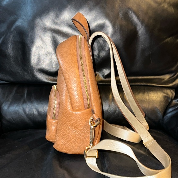 🔥🔥🔥Michael Kors Small Mini Erin Leather Convertible Backpack - Picture 2 of 15